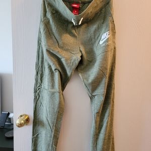 Womens Nike Jogger medium